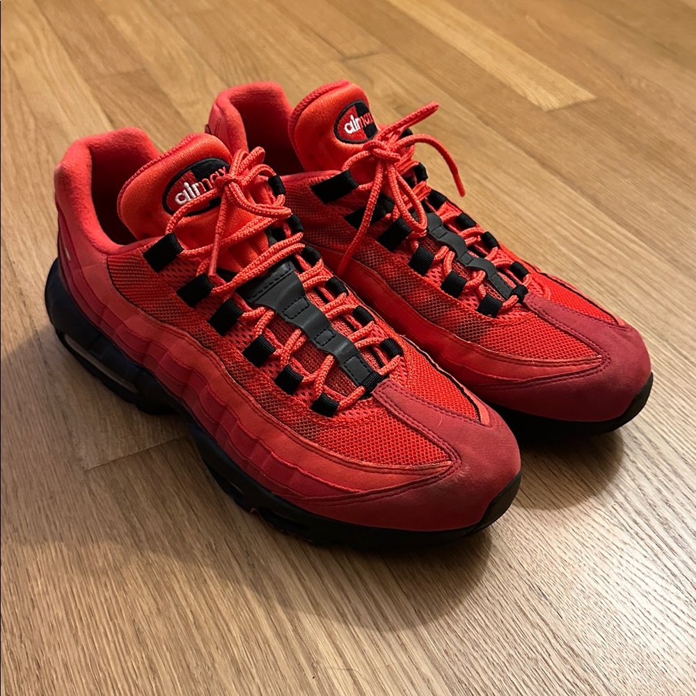NIKE AIR MAX 95 OG
HABANERO RED AT2865-600
MEN'S SIZE 11